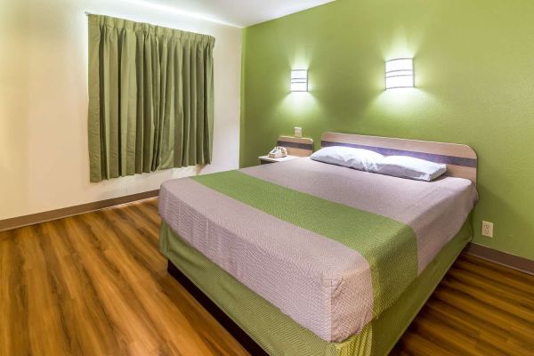 MOTEL 6 HOT SPRINGS SD (Hot Springs)